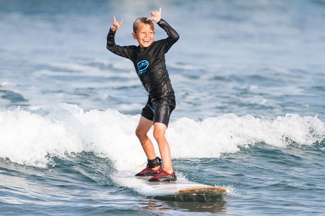 Beginner Group Surf Lesson - Learning Surfing Techniques in a Group Setting