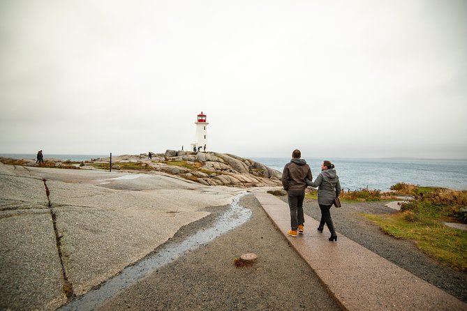 Best of Halifax Small Group Tour With Peggys Cove and Citadel - Positive Tour Experience