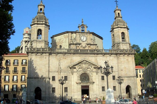 Bilbao Airport Transfers : Bilbao City to Bilbao Airport BIO in Luxury Van - Contact Information and Pricing Details