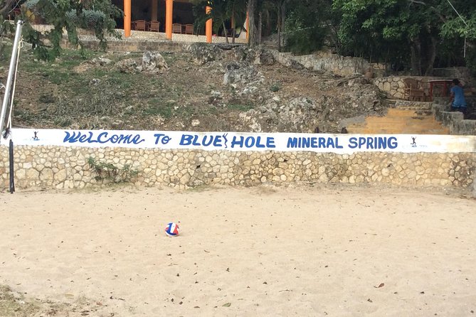 Blue Hole Mineral Springs, Ricks Café, and Shopping Combo Tour - Directions and Itinerary