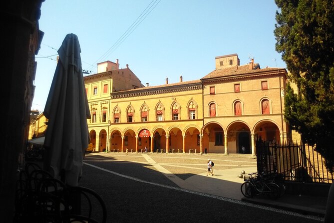 Bologna : a Walk Into History - The Ultimate Bologna Walking Tour