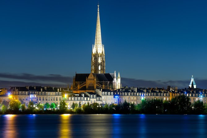 Bordeaux Christmas Tour By Night in 2CV - With 2 Presents - Departure Options