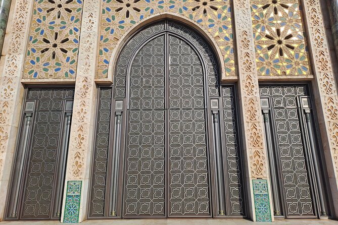 Casablanca Guided Private Tour Including Mosque Entrance - Meeting and Pickup