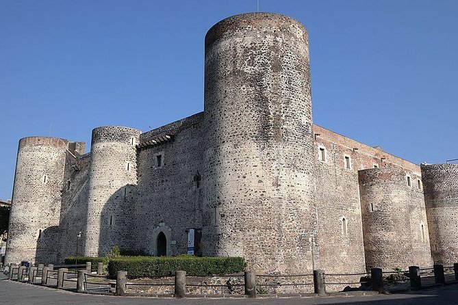 Catania Private Walking Tour With "Arancino Siciliano" Tasting - Renowned Cuisine of Catania