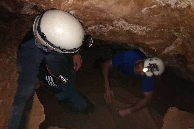 Caving in Granada: Cogollos Cave - Essential Tips for a Successful Caving Experience