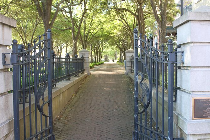 Charleston History Tour Including Rainbow Row, Colonial Lake - Additional Features