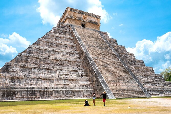 Chichen Itza, Izamal, Swimming in Cenote & Traditional Food - Discovering the Charming Town of Izamal