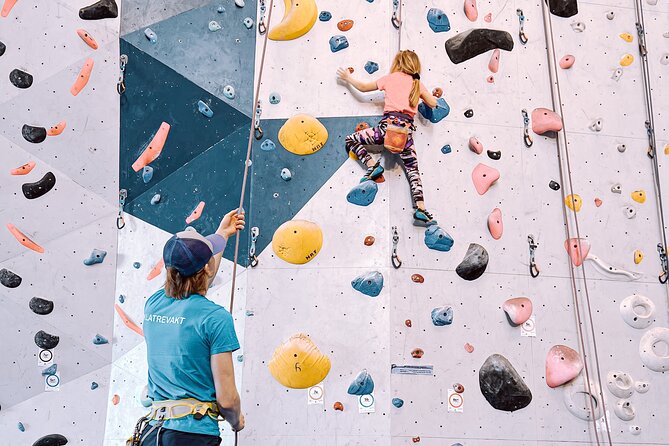 Climbing at Mørkvedhallen Climbing Center - Cancellation Policy and Important Information