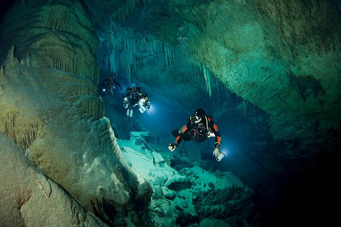 Crystal Caves, Hamilton Shopping and Beach Tour - Positive Reviews and Feedback