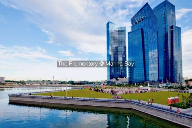 Cycling Tour of 15 Instagrammable Spots @ Marina Bay - Helix Bridge