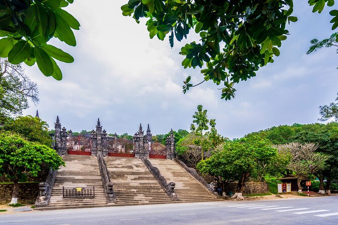 Da Nang ( Hoi An)- Hue Sightseeing- Return Da Nang ( Hoi An) With Driver Only. - Meeting and Pickup Details for the Tour