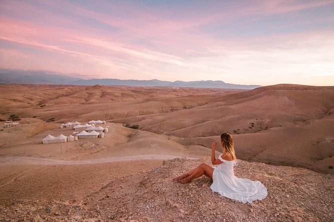 Desert Agfay Day Trip From Marrakech And Atlas Mountains & Camel Safari - Highlights of the Guided Lunch in Agafay Desert