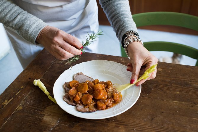 Dining Experience at a Locals Home in Pisa With Cooking Demo - What to Expect