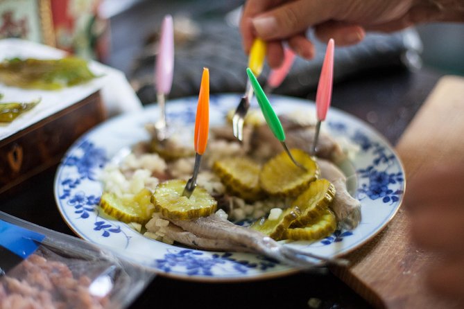 Discover Amsterdams Culinary Scene: Morning Food Tour - Sampling Delicious Dutch Treats