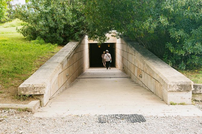 Discover Vergina and Pella: Day Trip to Macedonian Kingdom - Museum at Vergina
