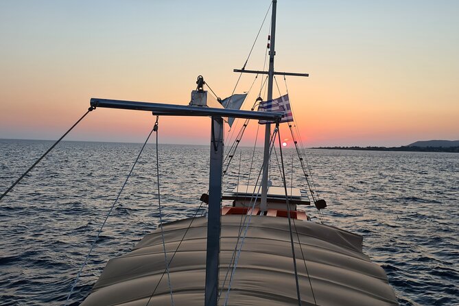 Dreamy Cruise Sunset Tour With Dinner and Unlimited Wine! - Meeting and Pickup