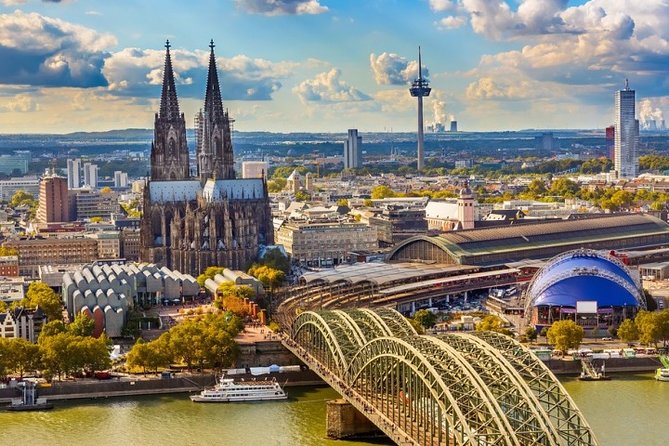 Dusseldorf Airport Transfers : Airport DUS to Dusseldorf in Luxury Van - Customer Reviews and Ratings