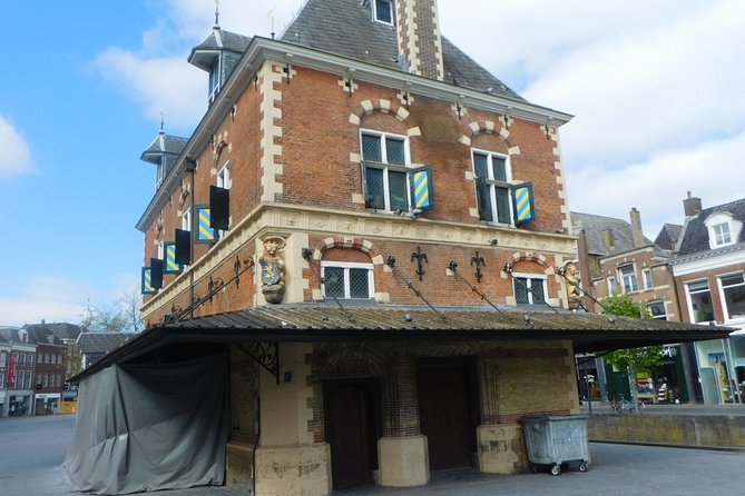 E-Scavenger Hunt Leeuwarden: Explore the City at Your Own Pace - Meeting Point and Starting the Tour