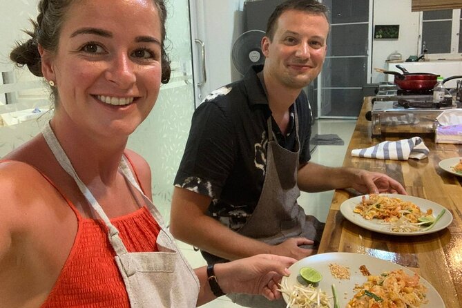 คลาสการทำอาหารไทยในภูเก็ตโดย Tony - Meeting and Pickup Details