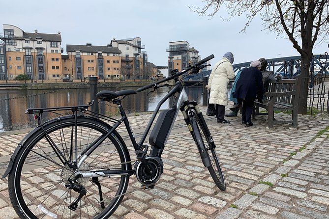 Edinburgh: Small-Group Bicycle Tour In and Around the City - Duration and Meeting Point