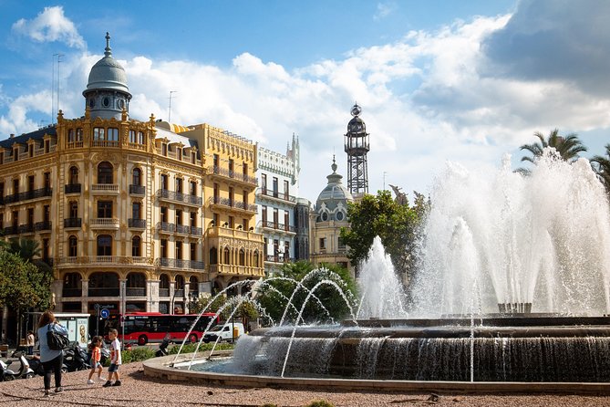 Exclusive Private Guided Tour Through the History of Valencia With a Local - Modern Valencia: Urban Development and Contemporary Architecture