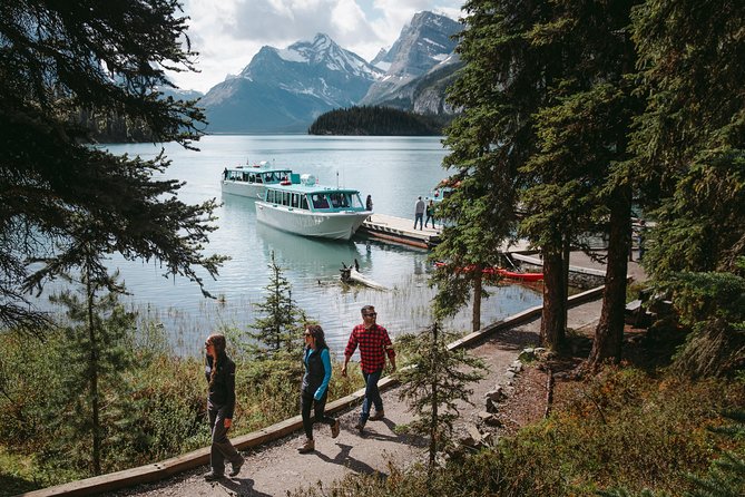 Explore Jasper Tour With Maligne Lake Cruise - Jasper Town Overview