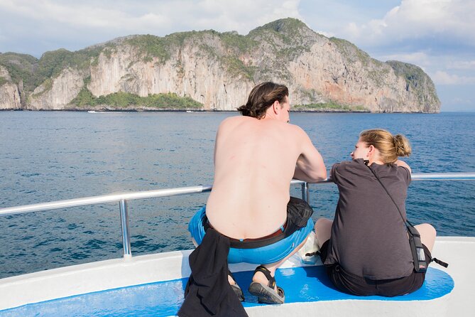 Ferry Transfer From Krabi Klong Jilad Pier to Phi Phi Tonsai - Scenic Views and Highlights During the Journey