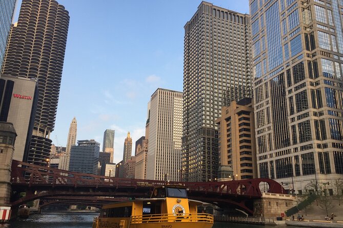 Friday Pizza Walk of Downtown Chicago - Sample Iconic Deep-Dish Pizza