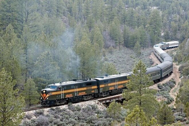 From Flagstaff: Grand Canyon Railroad Full-Day Guided Tour - Itinerary and Attractions