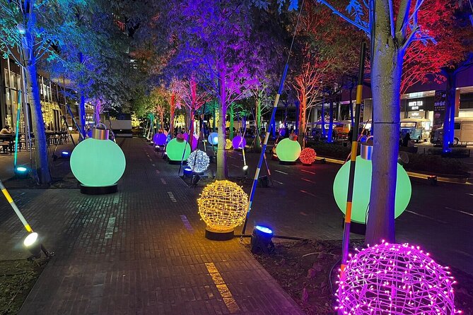 Full-Day Christmas Shopping and Sightseeing Tour in Taipei - Delicious Food and Refreshment Breaks