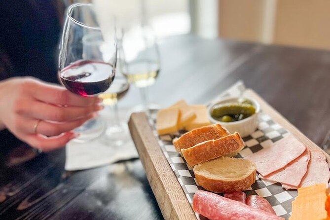 Full-Day Niagara-On-The-Lake Guided Wine and Charcuterie Tour - Traveler Reviews