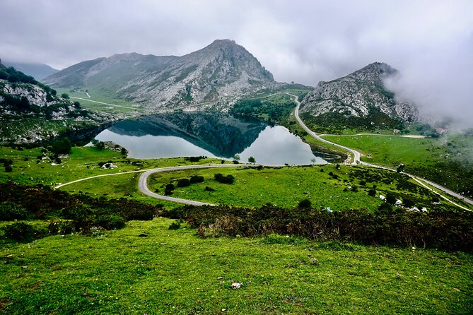 Full Day Tour Lakes of Covadonga and Santillana From Santander - Inclusions and Services