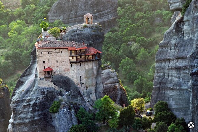 Full-Day Tour Meteora Monasteries and Thermopylae Hot Springs - Itinerary Overview