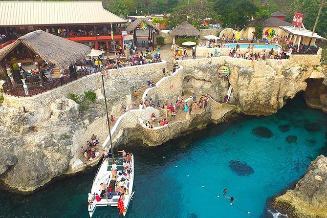 Full Day Tour With Catamaran Cruise, Negril Beach, and Ricks Cafe - Overall Dissatisfaction and Waste of Money