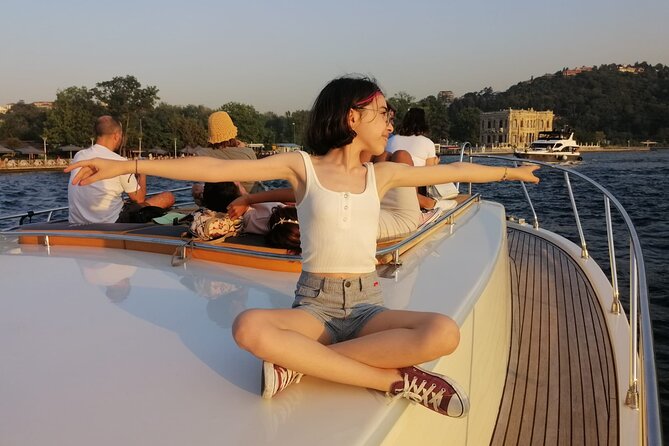 Golden Sunset Cruise on Luxury Yacht in Istanbul Bosphorus - Itinerary and Sightseeing on the Bosphorus