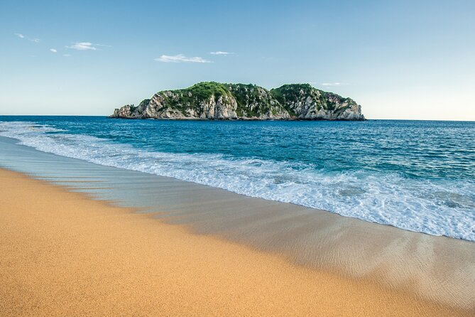 Guided Tours of the 7 Bays of Huatulco Oaxaca in Catamaran - Bay #4: Conejos Bay