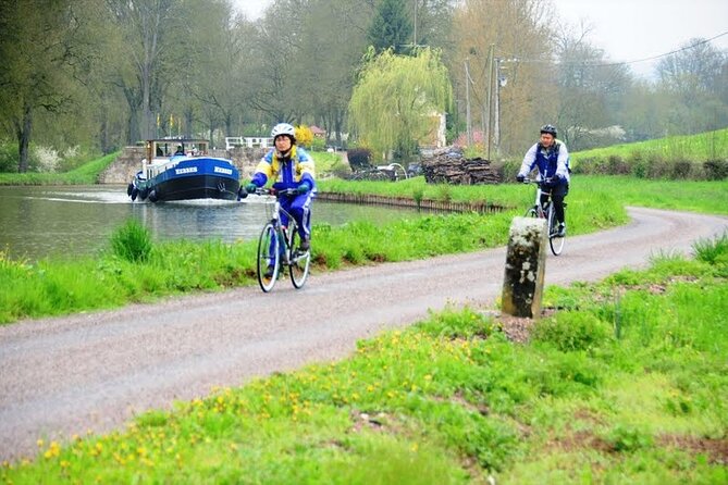 Guided Week Bike Tour in France, Burgundy Wine Region - Accommodation in Chȃteaux