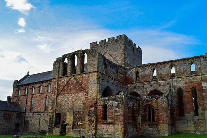 Hadrians Wall - Full Day - Up to 8 People - Duration of the Tour