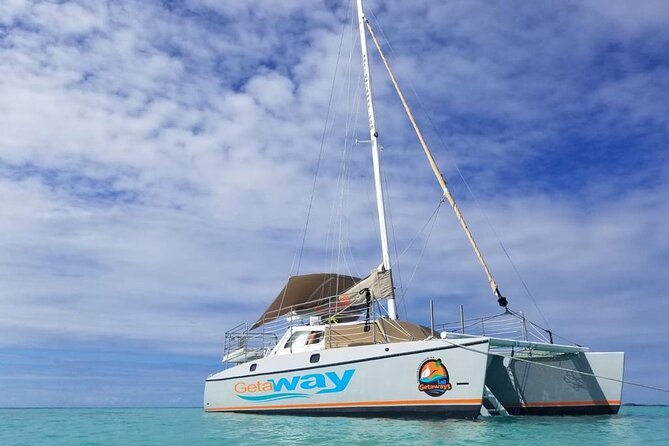 Half-Day Catamaran Tour in Cayos De La Cordillera With Lunch - Common Questions