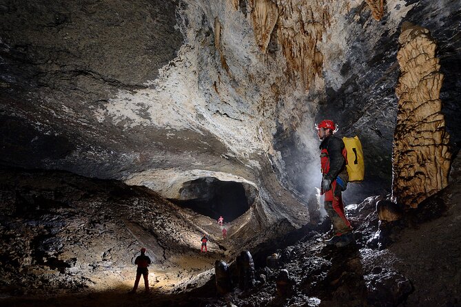 Half Day Caving in Cueva De Coventosa in Cantabria - Restrictions and Recommendations