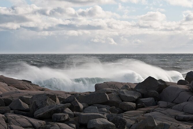 Half Day Small Group Tour in Peggys Cove and Titanic Cemetery - Inclusion of Lunch