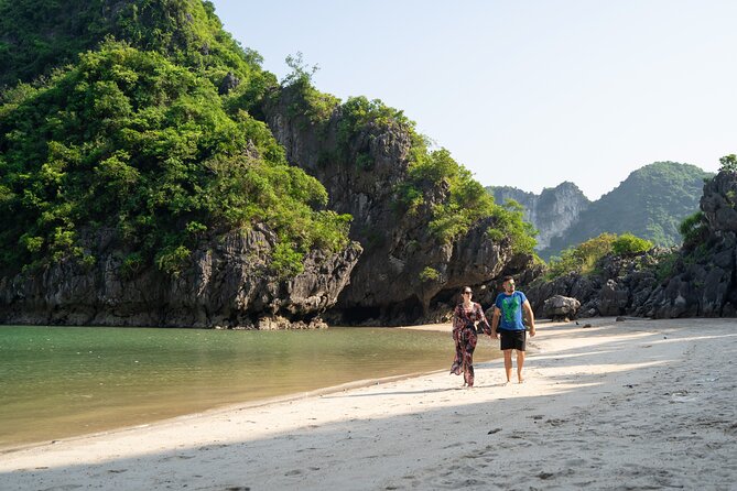 Halong Bay 2-Day Deluxe Cruise Tour Including Kayaking and Cooking Demonstration - Traveler Photos