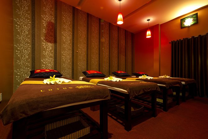 Hands Body Massage 120 Mins With Aroma Oils - The Sum Up