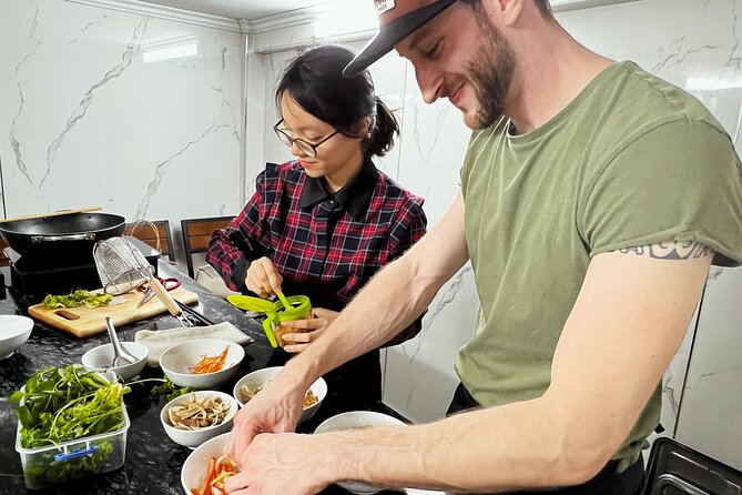 Hanoi Market Tour & Vietnamese Traditional Dish Cooking Class - Expectations for the Tour