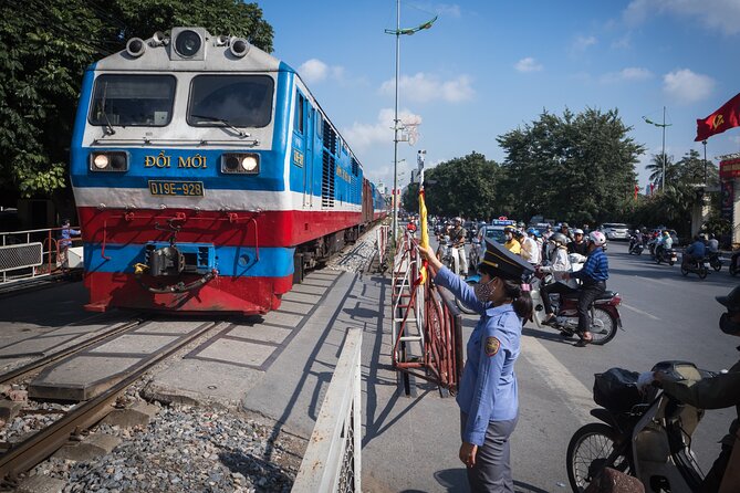 Hanoi On the Tracks Photo Tour - Expert Guidance for Stunning Shots