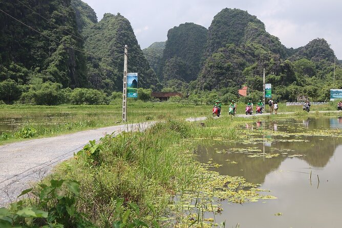 Hoi An Vespa Tour Rural Villages Experience - Sampling Local Delicacies