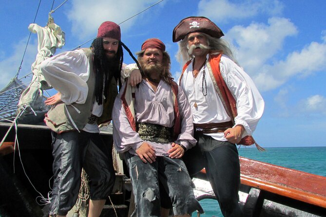 Jolly Pirate Sunset Grub & Grog Dinner Sail in Aruba - Background