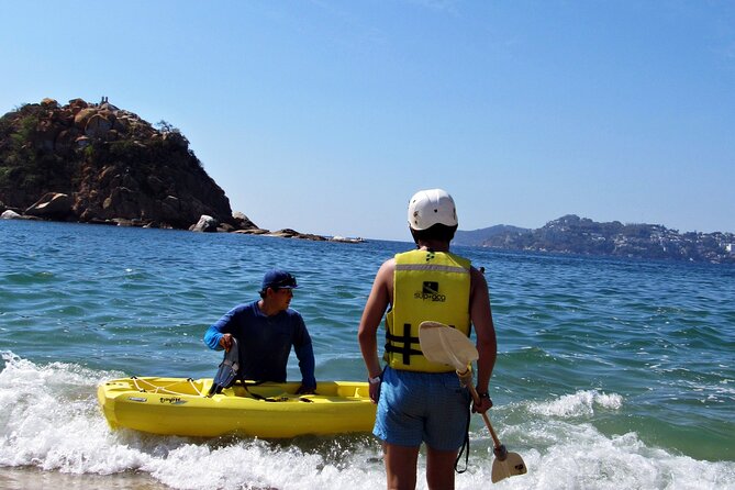 Kayaks Tour to El Morro Islet - Meeting and Pickup