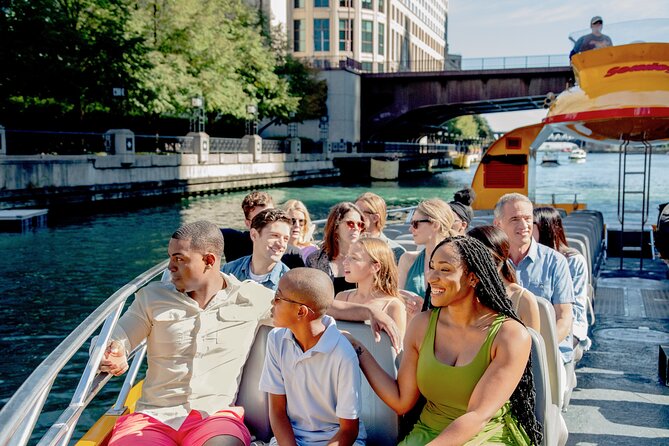 Lake Michigan and Chicago River Architecture Cruise by Speedboat - Engaging Commentary From Knowledgeable Guides