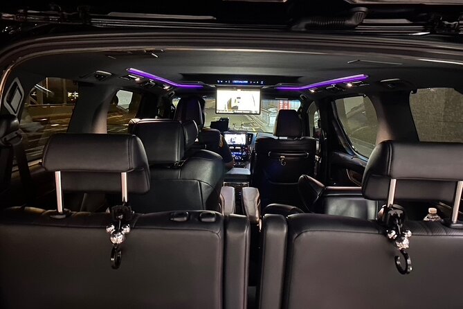 Luxury Chartered Private Transfer Taoyuan Airport to Taipei City - Convenient and Comfortable Travel Experience